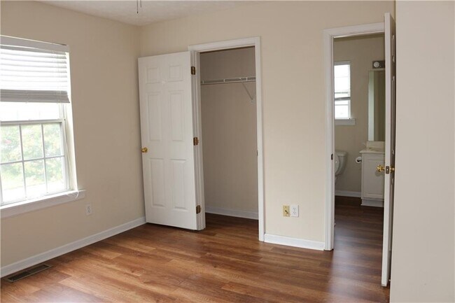 Building Photo - 910 Brushy Creek Ct