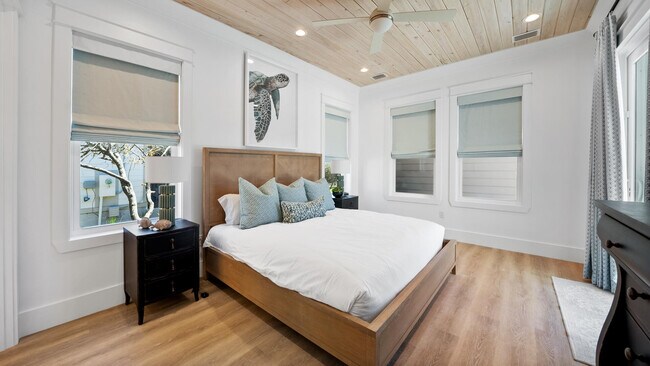 Building Photo - 28 Pelican Glide Ln