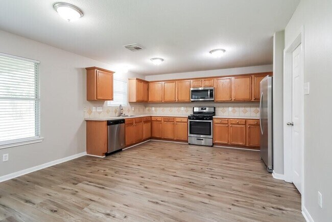 Building Photo - 14635 Lothbury Dr