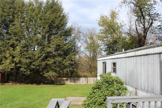 Building Photo - 16 Tanglewood Park Dr