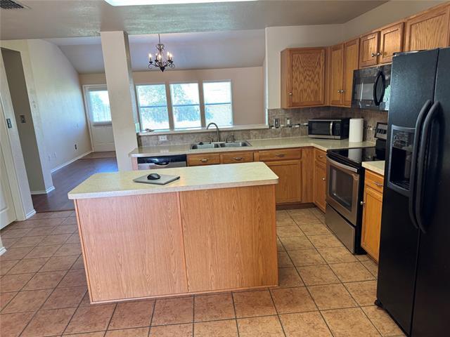 Building Photo - 2800 Briargrove Ln