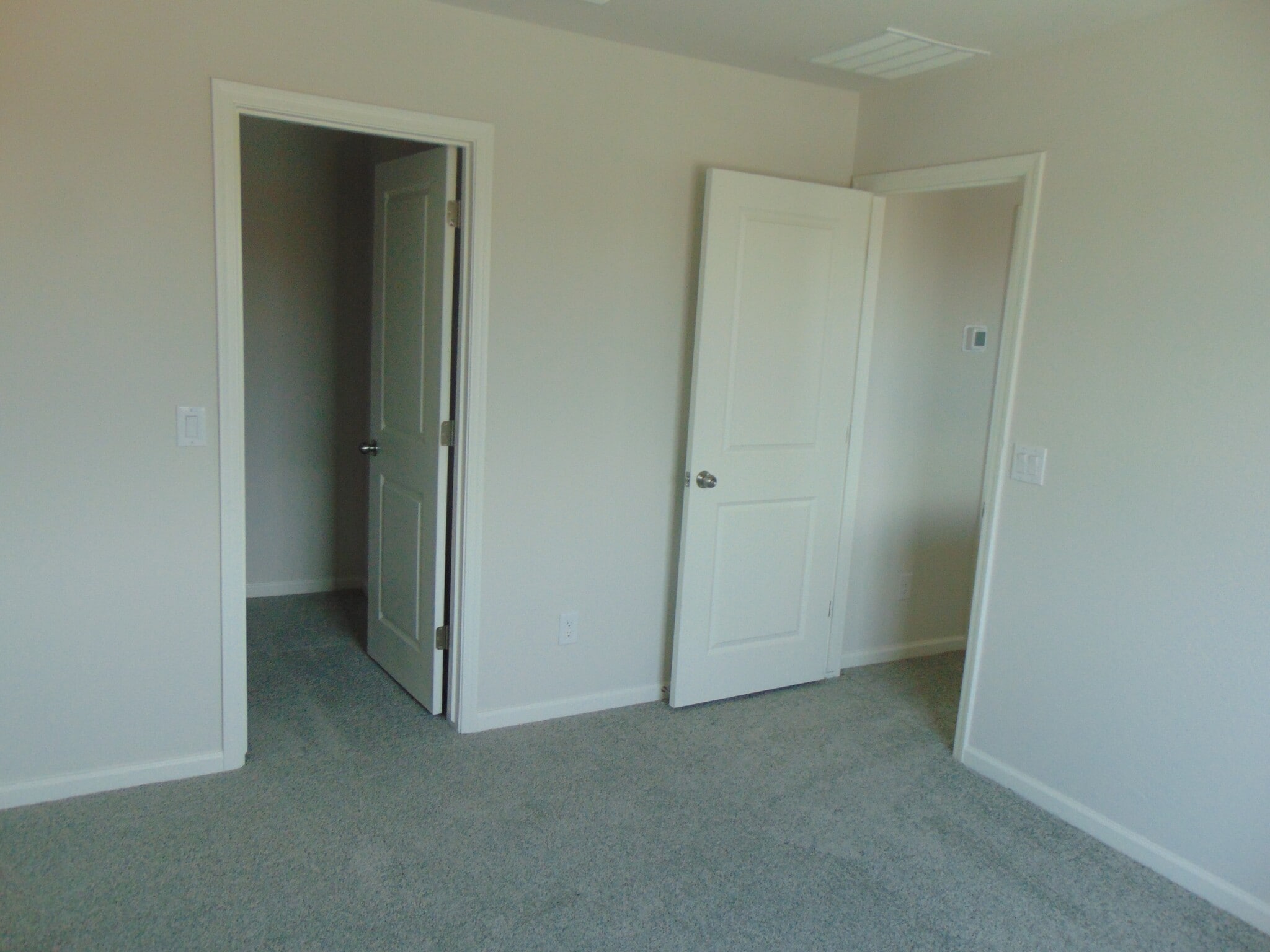 Building Photo - 806 W Caroline St