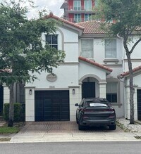 Building Photo - 7831 NW 107 Ct