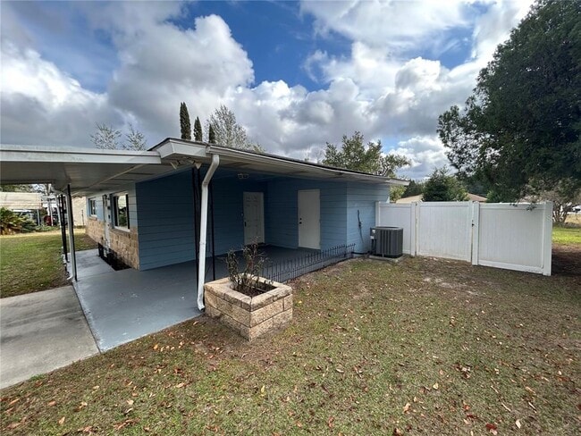 Building Photo - 21570 SW Raintree St