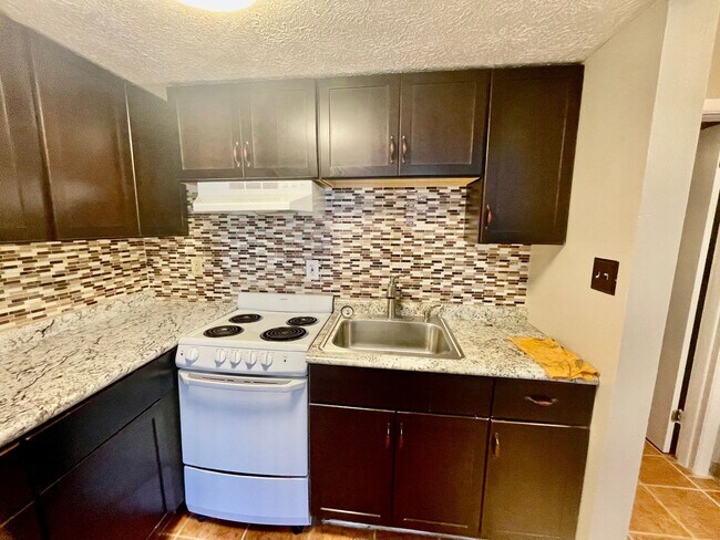 Building Photo - 332 Lehigh Avenue (Full Service)