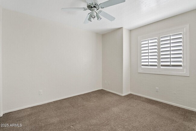 Building Photo - 861 W Shellfish Dr