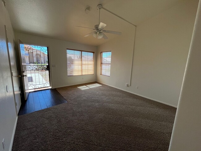 Building Photo - 4 Weeks of Free Rent! - Three bedroom Sing...