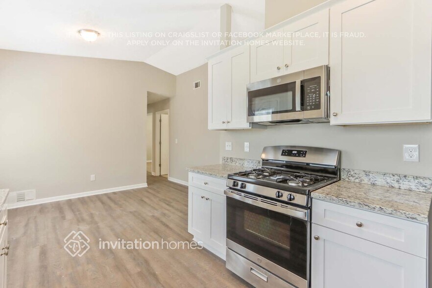 Building Photo - 6525 Emerald Pointe Cir