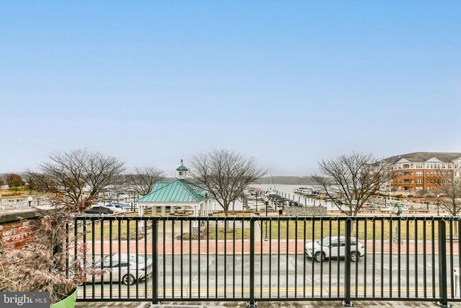 Building Photo - 568 Marina Landing Ln