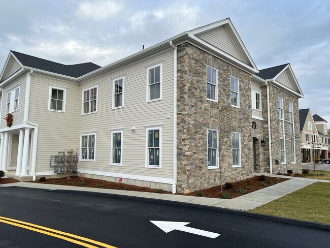 Building Photo - 73 W Main St