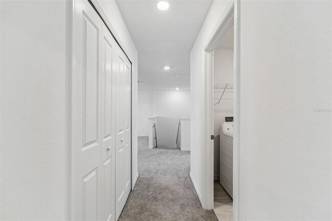 Building Photo - 1712 Tropical Oasis Ave