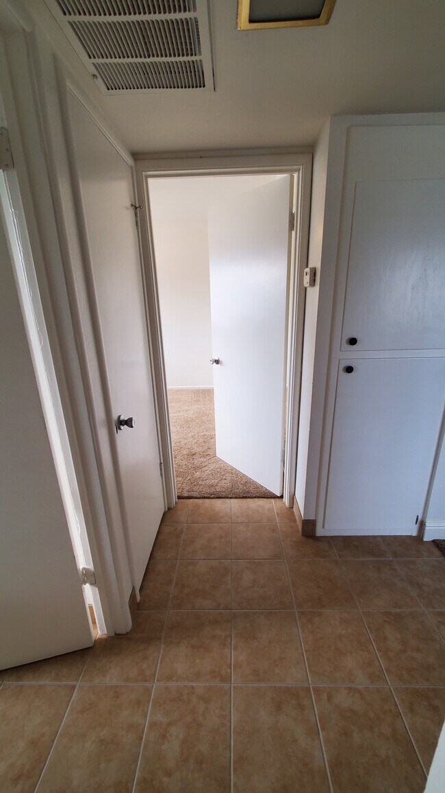 Building Photo - 6988 McQuillan Cir