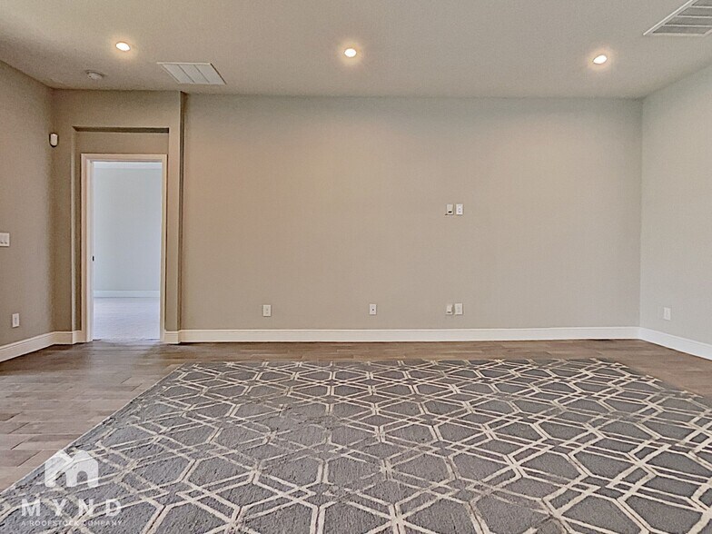 Building Photo - 11306 Emerald Shore Dr