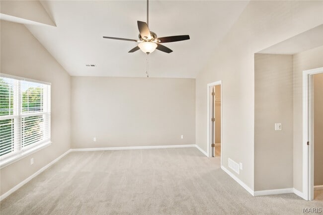 Building Photo - 404 Willott Square Dr