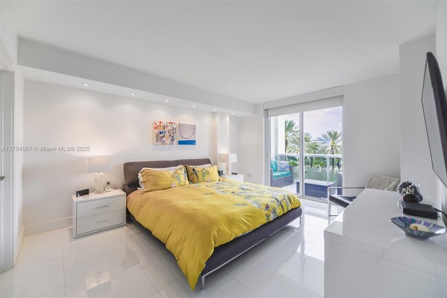 Building Photo - 10275 Collins Ave