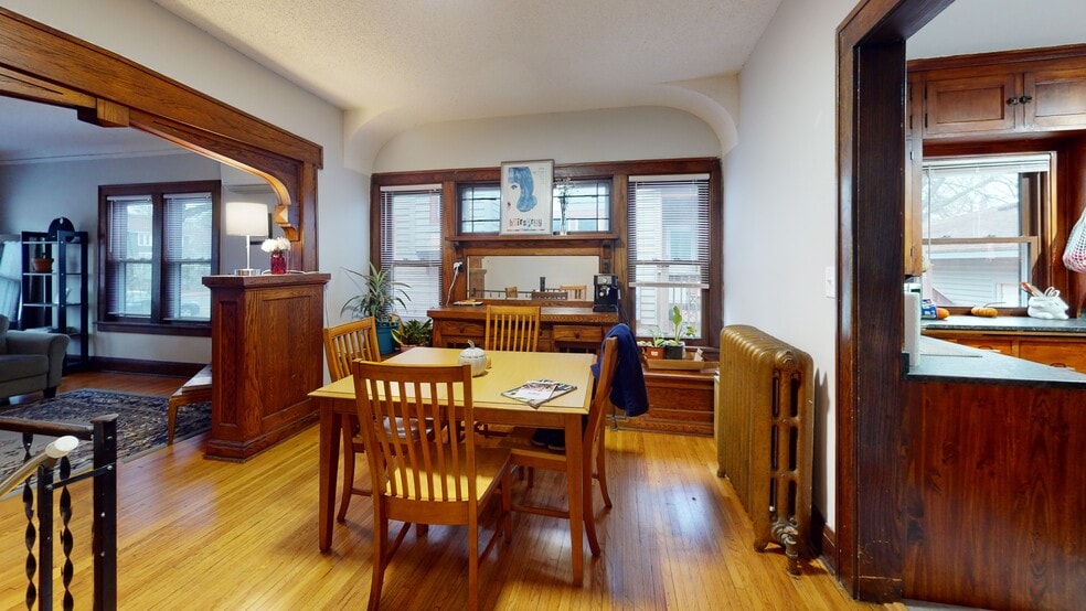 Primary Photo - 1808 Como Ave SE