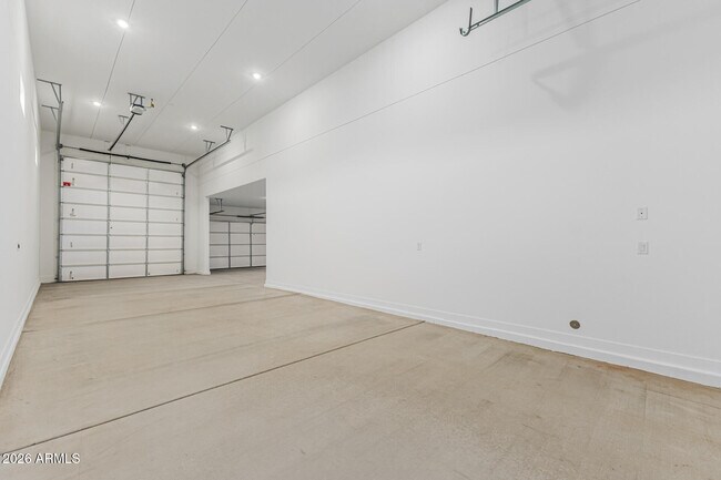 Building Photo - 9646 W Flower St