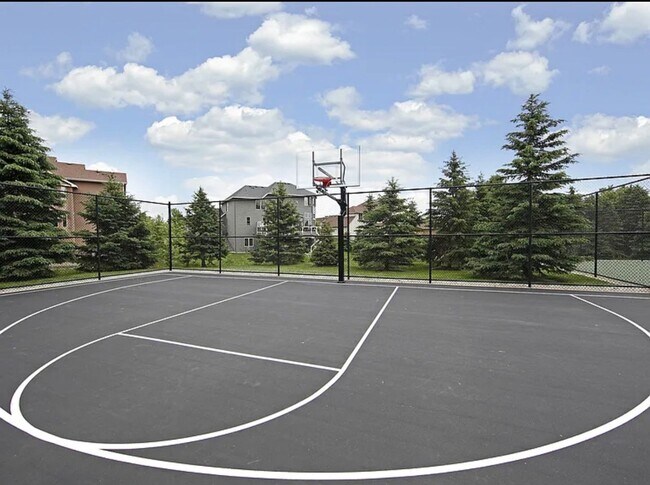 Building Photo - Gorgeous 2bed 2bath Townhome in Bailey’s Arbor