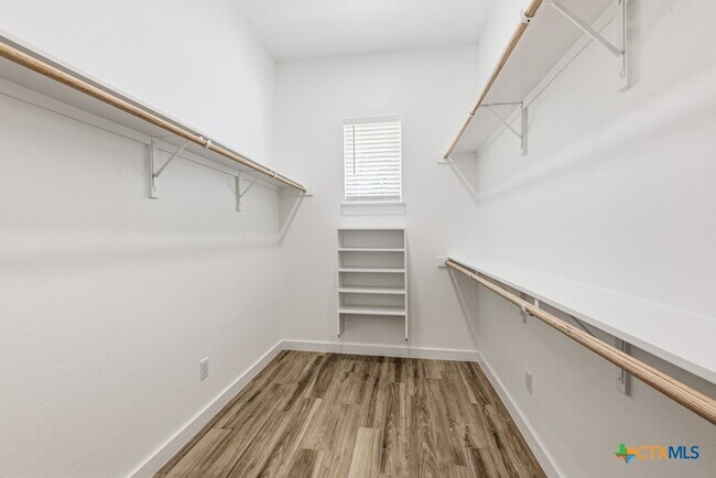 Building Photo - 158 S Academy Ave