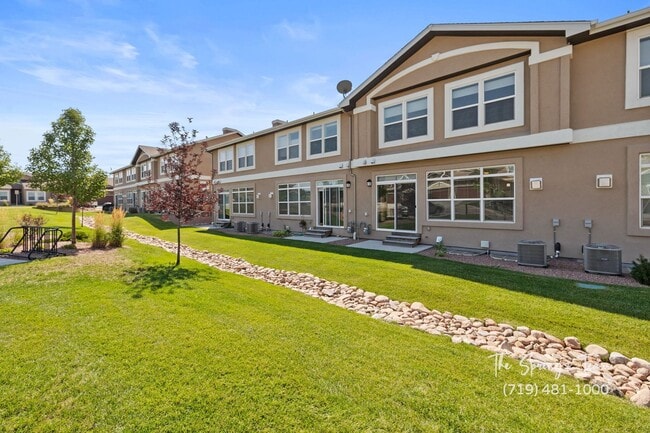 Building Photo - LUXURY 3BR TOWNHOME IN THE VILLAS AT NORTH...