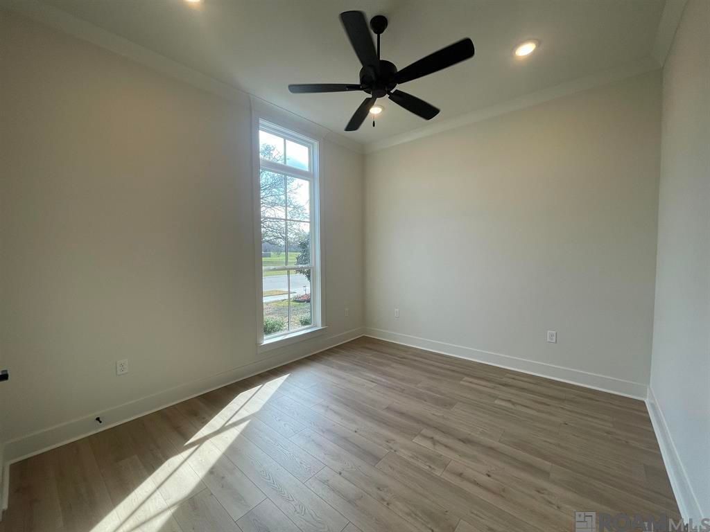 Building Photo - 1119 Camellia Wy