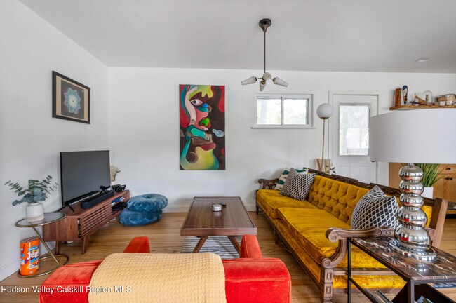 Building Photo - 212 NY-145