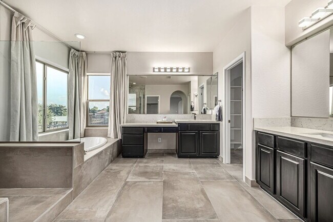 Building Photo - 5211 N 193rd Ave