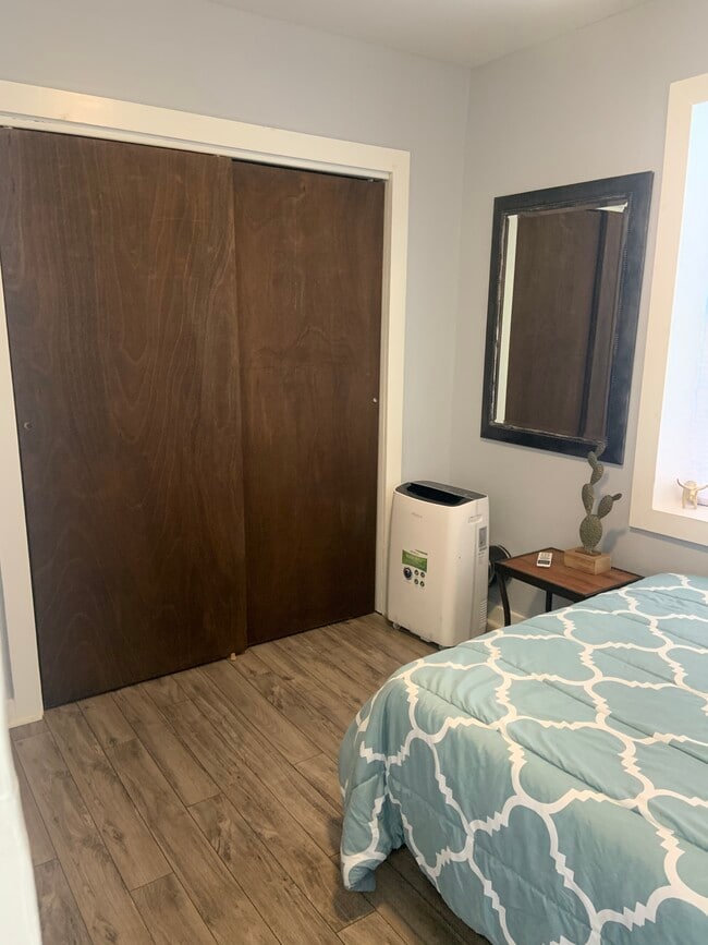 Building Photo - 1238 S State Ave