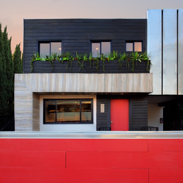 Building Photo - 1321 W 36th Pl