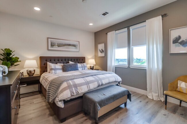 Building Photo - Ridgeway Apartments