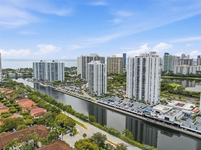 Building Photo - 3675 N Country Club Dr