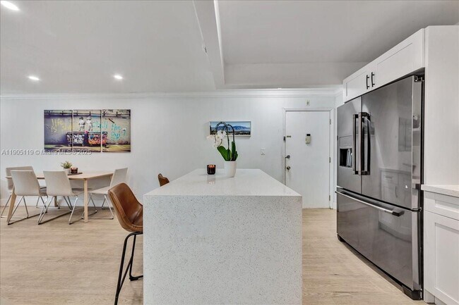 Building Photo - 9225 SW 87th Ave