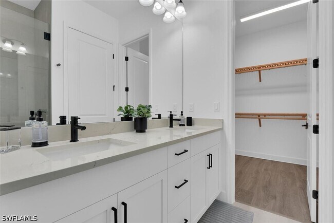 Building Photo - 7242 Saona CT