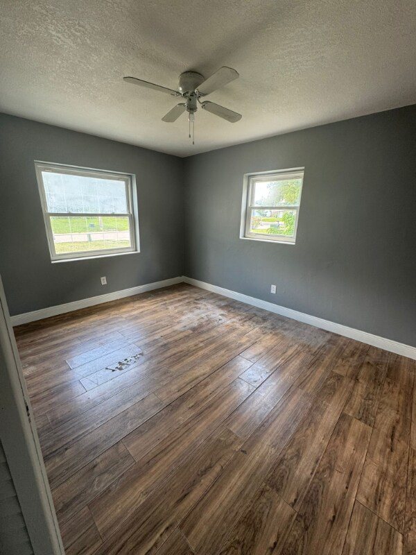 Building Photo - 5209 Palisades Dr