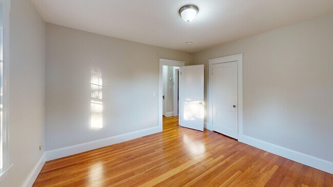 Building Photo - 39-41-41 Upland Rd