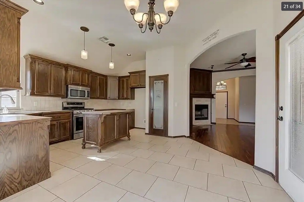 Building Photo - 3300 Marilyn Dr