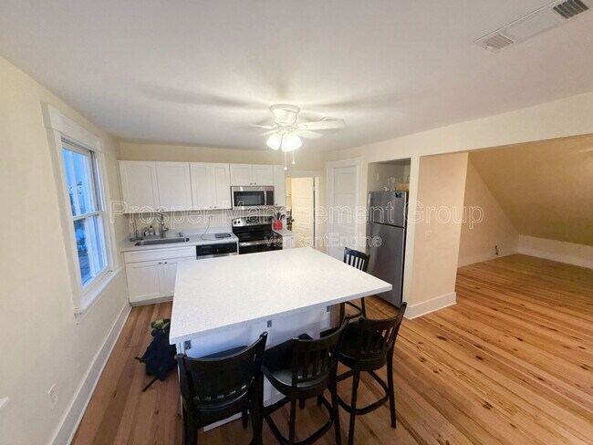 Building Photo - 47 Ashley Ave