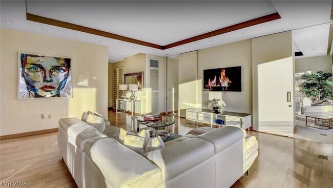 Building Photo - 3750 S Las Vegas Blvd