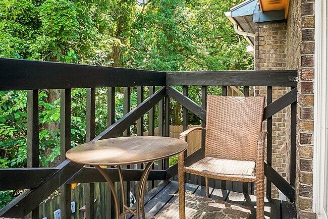 Building Photo - 2483 Realm St