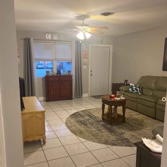 Building Photo - 5921 NE 18th Ave