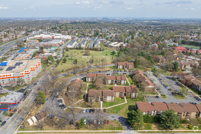 Building Photo - White Oaks Apartments