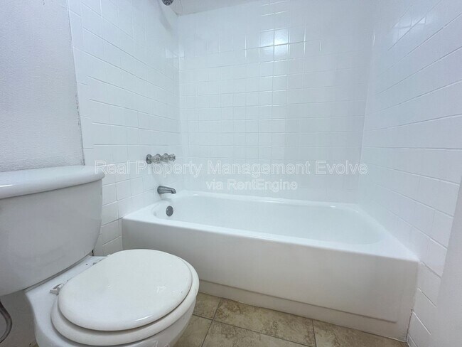 Building Photo - 7110 E Continental Dr