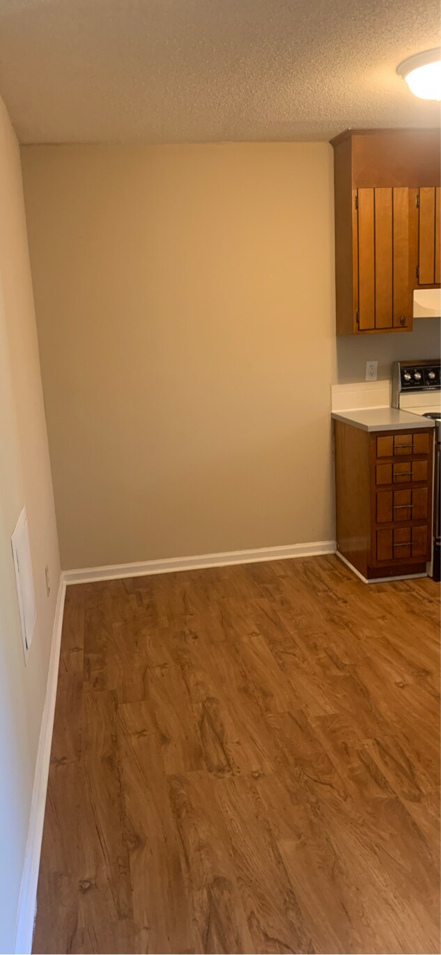 Building Photo - 5470 Shattalon Dr