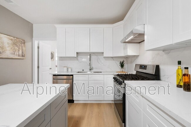 Building Photo - 830 47th St