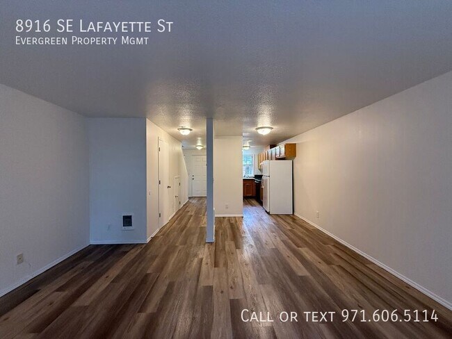 Building Photo - 8916 SE Lafayette St