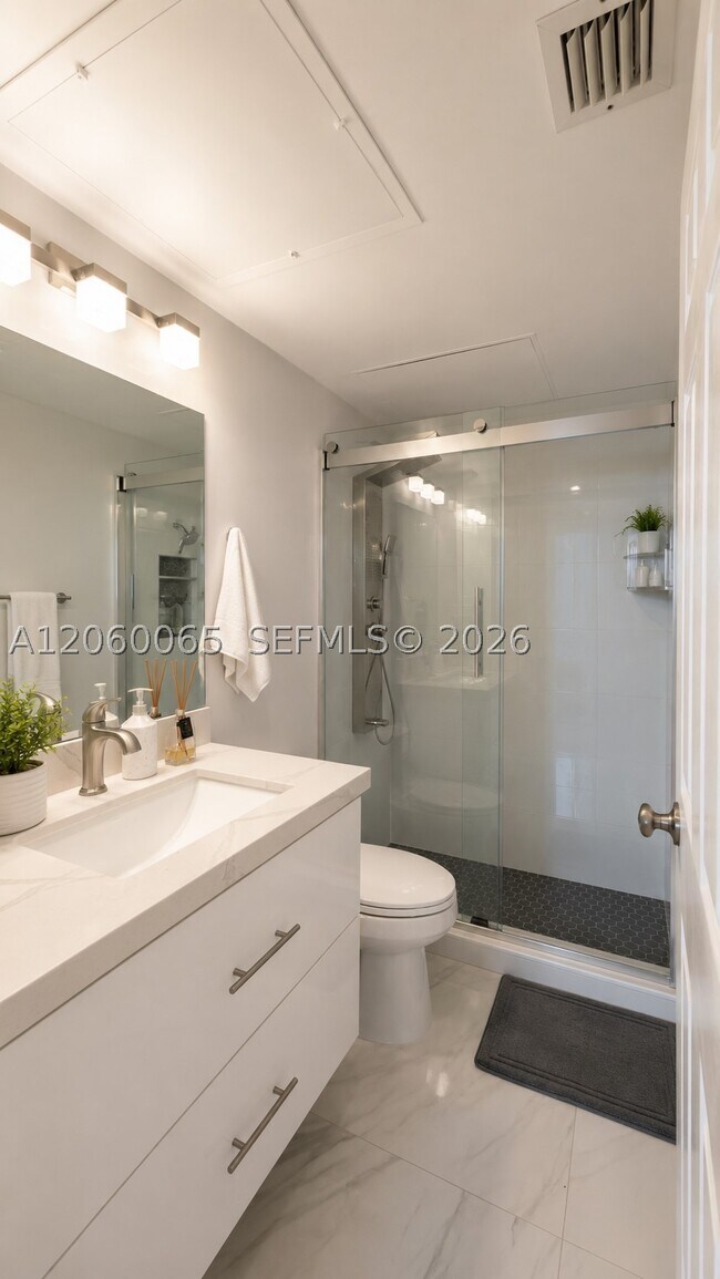 Building Photo - 2501 S Ocean Dr