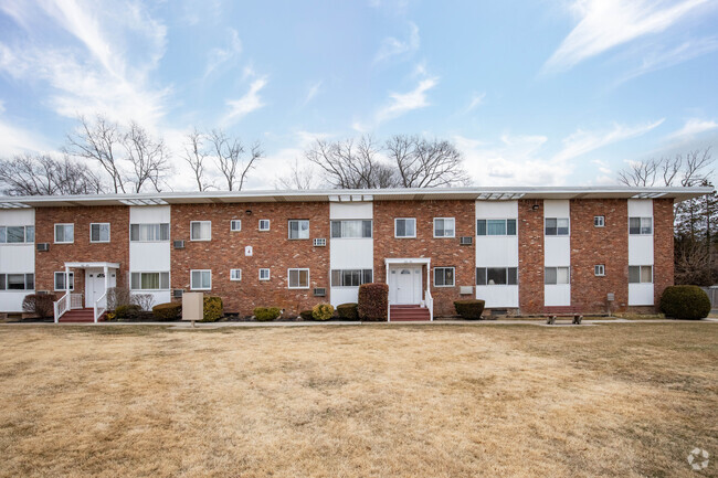Building Photo - Sherbrooke Smithtown Co-Operative