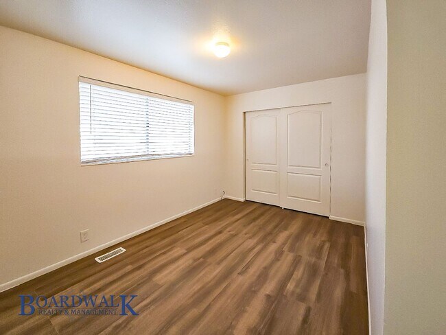 Building Photo - 3944 Crown Ave