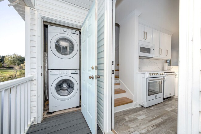 Building Photo - 1102 Stanfield Point Rd