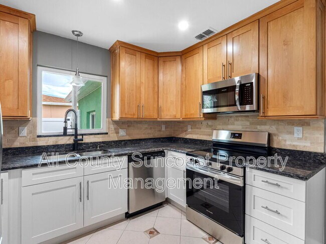 Building Photo - 540 80th Ave